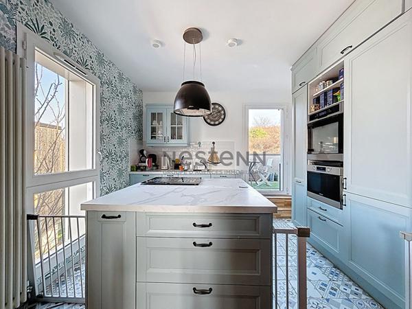 Appartement VAL POMPADOUR (limite CRETEIL) 3 pièces dernier étage avec terrasses et box!