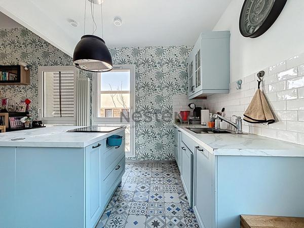 Appartement VAL POMPADOUR (limite CRETEIL) 3 pièces dernier étage avec terrasses et box!