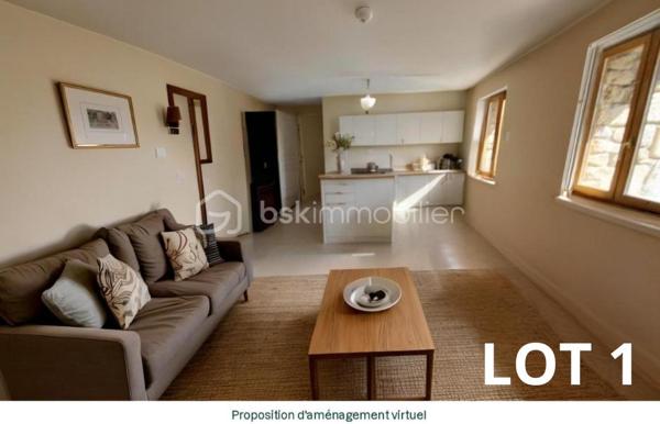 🌿 Maison de caractère avec 4 logements – Vue panoramique – Idéal gîtes, chambres d'hôtes ou investissement

📍 Le Cheylard (07160) – 252 000 €

À seulement quelques minutes du Cheylard, au cœur d'un hameau calme et préservé, venez découvrir cette authentique bâtisse de caractère datant des années 1900. Nichée dans un environnement exceptionnel, elle bénéficie d'une vue panoramique sur la vallée de l'Eyrieux, sans vis-à-vis, offrant un cadre de vie paisible et privilégié.

Mitoyenne uniquement sur une petite partie à l'arrière avec une ancienne grange, cette propriété conserve toute son intimité.

Un cadre naturel rare

🌳 2 500 m² de terrain attenant, idéal pour profiter pleinement des extérieurs.

💧 12 500 m² de terrain non attenant comprenant une source naturelle qui alimente la propriété, avec la possibilité de basculer sur le réseau d'eau de ville grâce à deux vannes.

Une propriété composée de quatre logements indépendants

Cette bâtisse offre une belle modularité et s'adapte à de nombreux projets : résidence familiale, activité de gîtes, chambres d'hôtes ou investissement locatif.

Habitation principale – Duplex d'environ 103 m²
Belle pièce de vie de 35 m² avec cuisine ouverte et salle à manger.
Salon indépendant d'environ 20 m².
Deux chambres de 12 m² et 16 m².
Salle de bains.
Deux WC.
Chauffage par poêle à bois et climatisation réversible.

Appartement T1 d'environ 40 m²
Pièce de vie lumineuse.
Chambre.
Salle d'eau avec WC.
Climatisation réversible.
Ce logement peut facilement être réuni à la maison principale afin de créer une habitation plus spacieuse.

Studio indépendant de 35 m²
Pièce de vie.
Salle d'eau avec WC.
Chauffage électrique.
Entrée indépendante.

Studio indépendant de 36 m²
Pièce de vie.
Salle d'eau avec WC.
Climatisation réversible.
Terrasse privative.

Chaque logement dispose de son entrée indépendante, d'une terrasse ou d'un espace extérieur privatif, permettant d'envisager une exploitation en location saisonnière ou annuelle dans d'excellentes conditions.

Les atouts de la propriété

✅ DPE : C

✅ Source naturelle alimentant la maison.

✅ Possibilité de raccordement au réseau d'eau de ville.

✅ Assainissement individuel conforme.

✅ Taxe foncière : seulement 600 €.

✅ Vue exceptionnelle sur la vallée de l'Eyrieux.

✅ Environnement calme, sans vis-à-vis.

Un fort potentiel

Que vous soyez à la recherche d'une résidence principale avec revenus complémentaires, d'une résidence secondaire familiale ou d'un projet touristique (gîtes, chambres d'hôtes ou location saisonnière), cette propriété offre de nombreuses possibilités d'aménagement.

Quelques travaux de finition permettront de révéler tout le charme de cette bâtisse et de valoriser pleinement son potentiel.

Afin de faciliter votre projection, certaines photos de l'annonce présentent un home staging virtuel, illustrant différentes possibilités d'aménagement des espaces.

Une propriété rare sur le secteur, alliant authenticité, nature et potentiel de rentabilité.