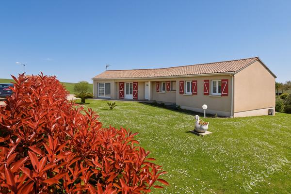 Charmante Maison de Plain-Pied sur un Grand Terrain Clôturé !