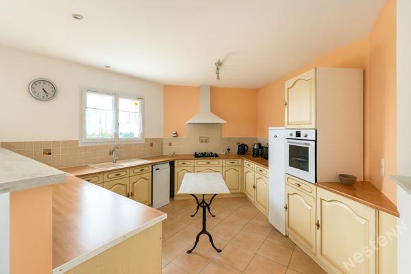 Charmante Maison de Plain-Pied sur un Grand Terrain Clôturé !