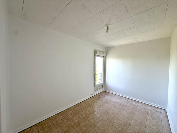 Aulnay-sous-Bois (93600) 4 Pièces avec balcon, parking, cave proche RER B, futur métro 16