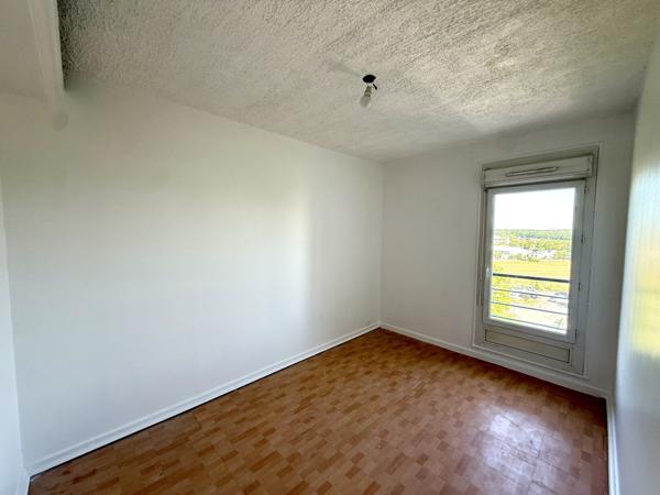 Aulnay-sous-Bois (93600) 4 Pièces avec balcon, parking, cave proche RER B, futur métro 16