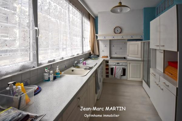 A vendre, appartement T3 – Tourcoing, proche Mouvaux – 80,23 m² avec balcon, cave et garage.