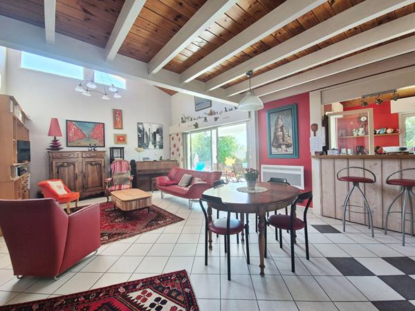 LEOGNAN-Maison familiale 180 m2 - sur 900 m² de terrain