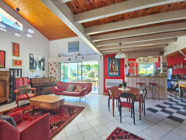 LEOGNAN-Maison familiale 180 m2 - sur 900 m² de terrain