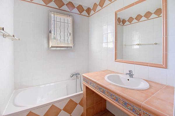 À VENDRE EN EXCLUSIVITÉ Maison de plain-pied à VIDAUBAN - Piscine - Double garage - Panneaux photovoltaïques