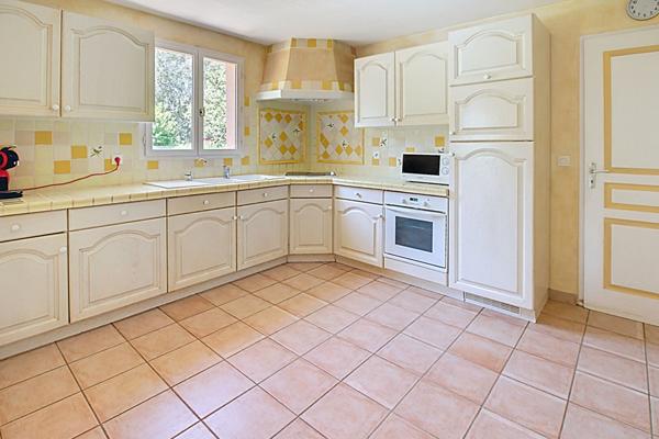 À VENDRE EN EXCLUSIVITÉ Maison de plain-pied à VIDAUBAN - Piscine - Double garage - Panneaux photovoltaïques