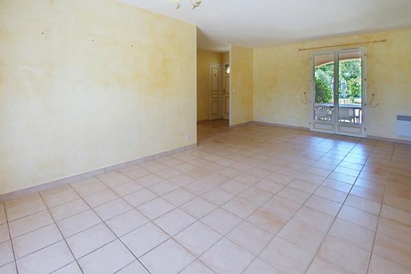 À VENDRE EN EXCLUSIVITÉ Maison de plain-pied à VIDAUBAN - Piscine - Double garage - Panneaux photovoltaïques