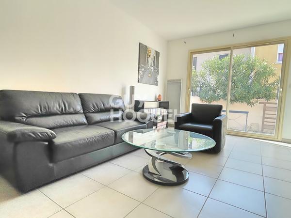 Maison à vendre à Canohès - 3 pièces, 67 m² de plain pied avec garage et jardin.