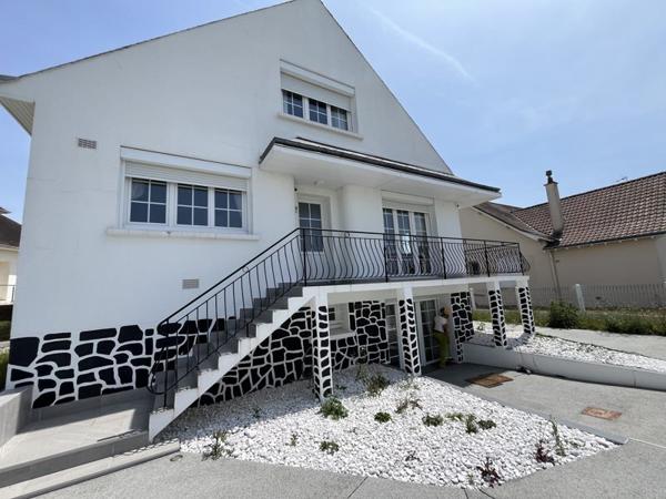 Maison à vendre |  La Chaussée-Saint-Victor |  8 pièces | 177 m²