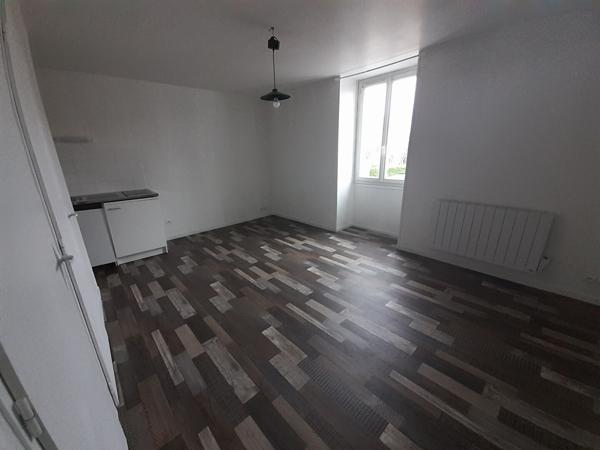 STUDIO ST MAIXENT L ECOLE - 1 pièce(s) - 21 m2, St maixent l ecole 79400
