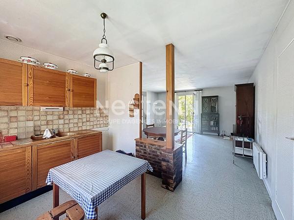 Maison de plain-pied avec jardin et dépendance à Morangis (91)