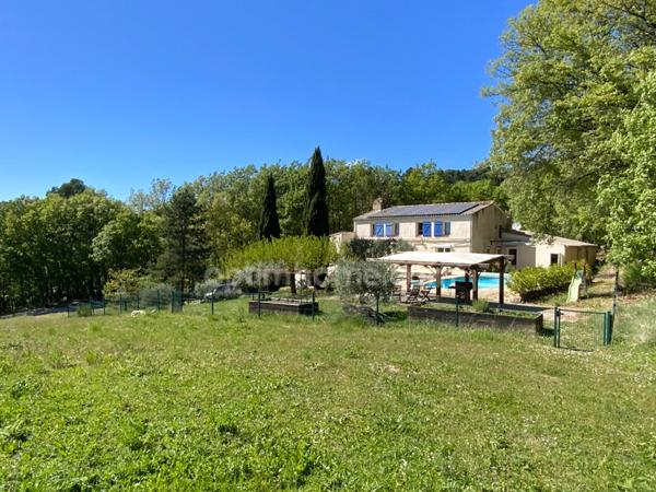 Propriété 325 m2 Pierrevert