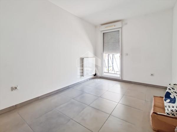 A vendre appartement type 4 de 86m²  avec balcon et terrasse + Parking à Marseille 13004