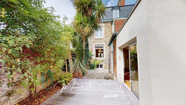 LANNION – MAISON DE VILLE DE CARACTÈRE AVEC TERRASSE PRIVATIVE