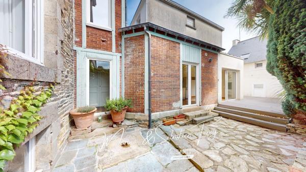 LANNION – MAISON DE VILLE DE CARACTÈRE AVEC TERRASSE PRIVATIVE