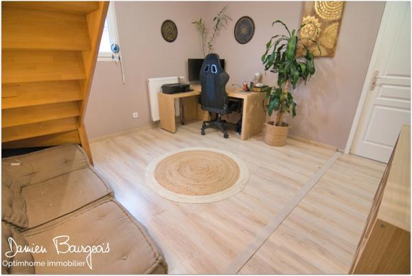 Maison T6 de 110 m² (125 m² au sol) lumineuse au calme en bordure de champs