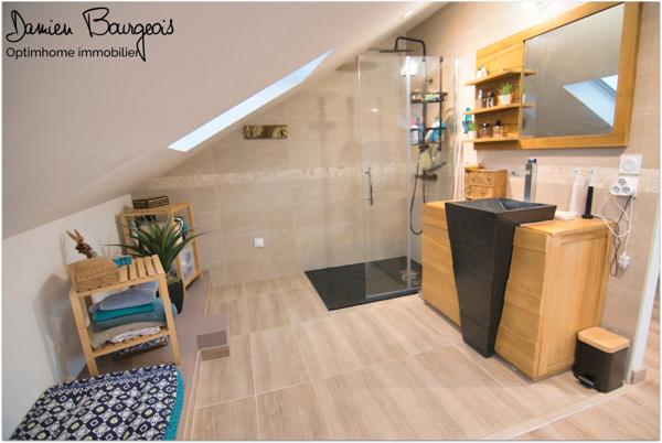 Maison T6 de 110 m² (125 m² au sol) lumineuse au calme en bordure de champs