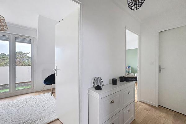 Lamorlaye - Superbe appartement 4 pièces lumineux au dernier étage, proche écoles et centre-ville