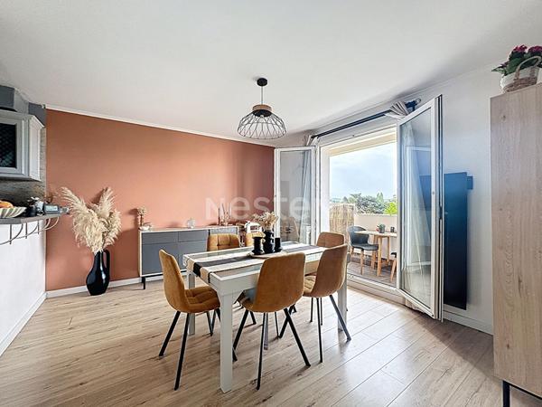 Lamorlaye - Superbe appartement 4 pièces lumineux au dernier étage, proche écoles et centre-ville