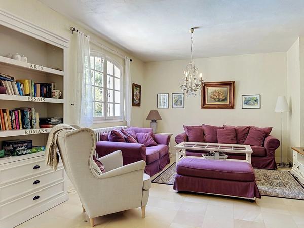Grande villa de caractère avec piscine et grande cuisine d'été , 6 chambres
