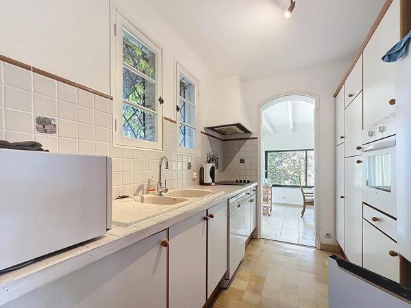 Grande villa de caractère avec piscine et grande cuisine d'été , 6 chambres