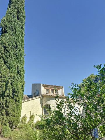 Grande villa de caractère avec piscine et grande cuisine d'été , 6 chambres