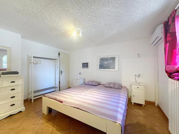 Grande villa de caractère avec piscine et grande cuisine d'été , 6 chambres