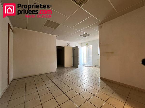 Opportunité d'investissement Immeuble à vendre à Barlin - Emplacement stratégique et parking