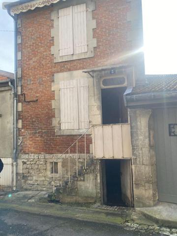 Maison de ville à vendre à Eurville-Bienville en Haute-Marne (52410), ref : JO/1042