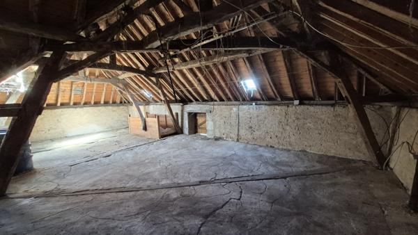 Maison beau potentiel bourg saint georges du bois