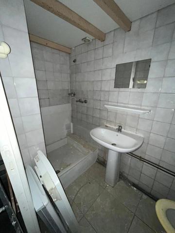 Vente                                                      Appartement
                        
                     3 pièces                      46 m2                     à Perpignan