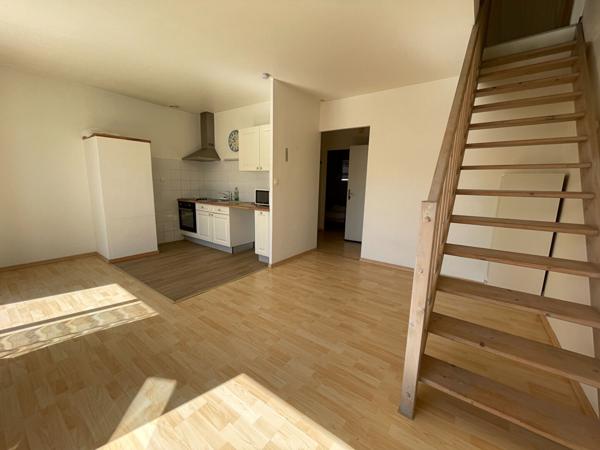 LOCATION Année / T4 - centre ville Royan