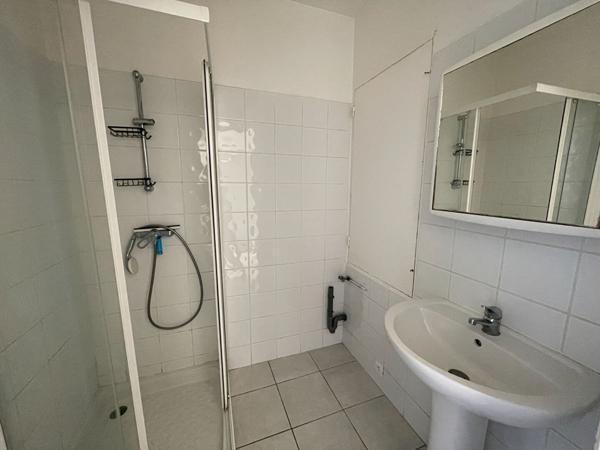 LOCATION Année / T4 - centre ville Royan