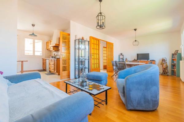Vente                                                      Maison
                        
                     4 pièces                      96 m2                     à Aulnat