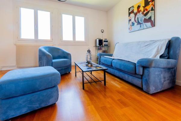 Vente                                                      Maison
                        
                     4 pièces                      96 m2                     à Aulnat