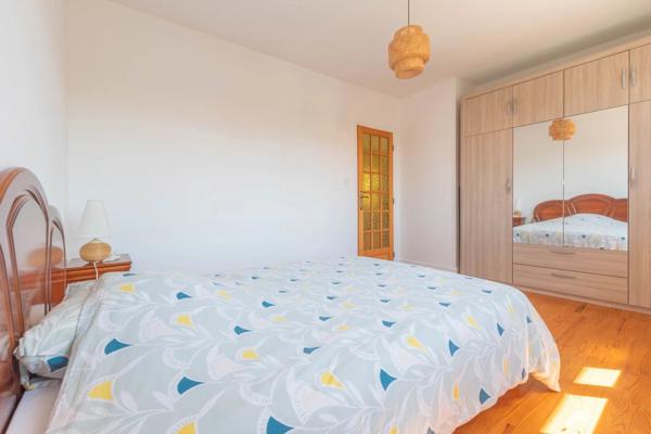 Vente                                                      Maison
                        
                     4 pièces                      96 m2                     à Aulnat