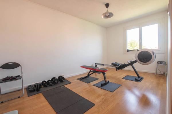 Vente                                                      Maison
                        
                     4 pièces                      96 m2                     à Aulnat
