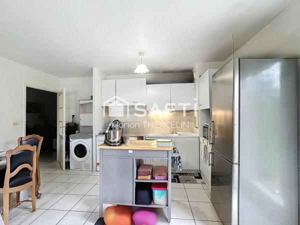 Charmant appartement en rez-de-jardin de 3 pièces avec 2 places de stationnement privatifs