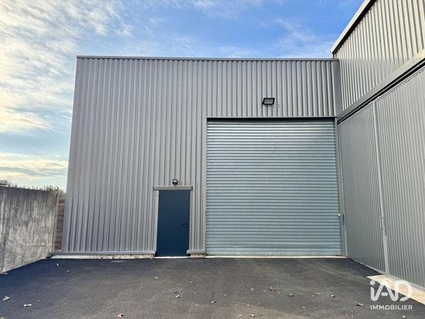Location hangar 260 m² Orange