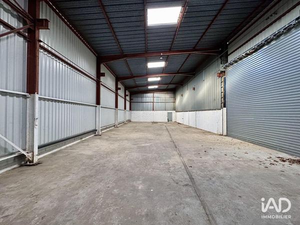 Location hangar 260 m² Orange