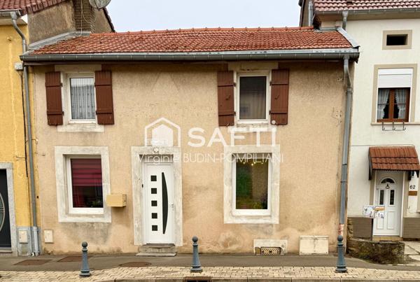 Maison de village mitoyenne des 2 côtés; 3 chambres