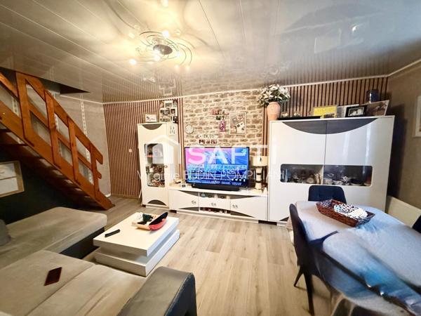 Maison de village mitoyenne des 2 côtés; 3 chambres