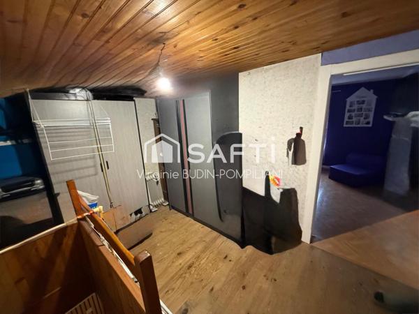 Maison de village mitoyenne des 2 côtés; 3 chambres