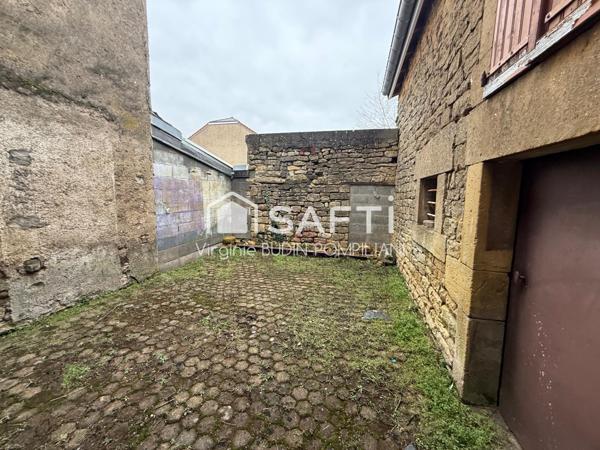 Maison de village mitoyenne des 2 côtés; 3 chambres