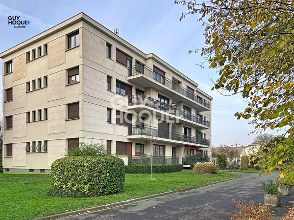 Appartement 5 pièces - 3 chambres - 6 minutes gare ERMONT HALTE - BOX et cave.