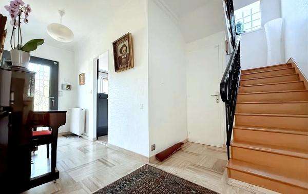 Maison familiale rénovée avec volumes rares – Quartier Saint-Michel, Les Sables d’Olonne