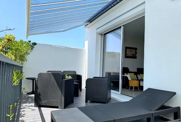 Maison familiale rénovée avec volumes rares – Quartier Saint-Michel, Les Sables d’Olonne