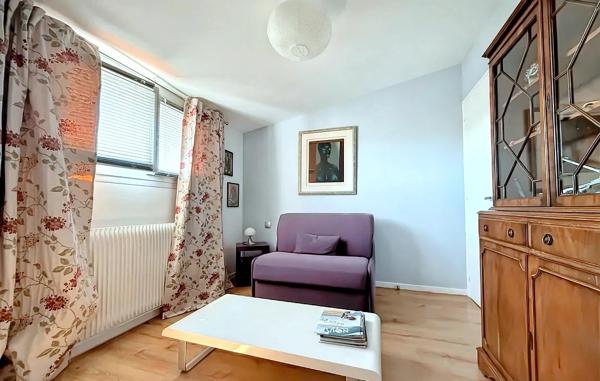 Maison familiale rénovée avec volumes rares – Quartier Saint-Michel, Les Sables d’Olonne